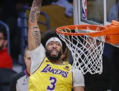 华体会-包含浓眉哥迎来七赛季高光表现，瑞士队球迷沸腾！的词条