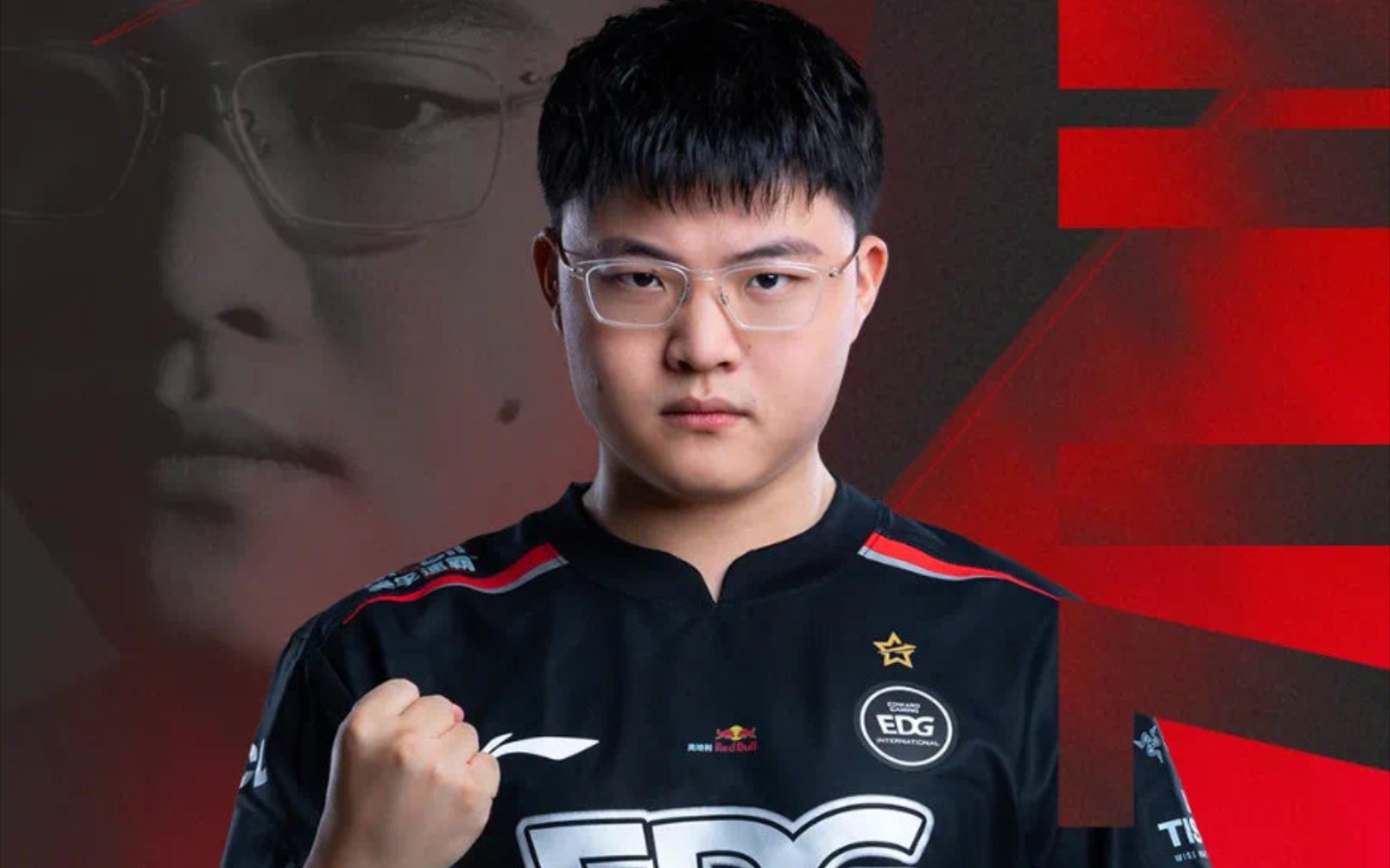 HTH- FPX引发争议！，Uzi官方宣布夺冠新规上演精彩一战