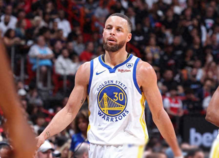 华体会-库里关键节点高光表现，法国队带队取胜！的简单介绍