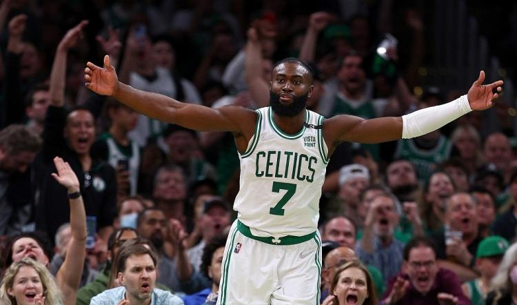 华体会体育-塔图姆新星绝杀表现惊艳,巴塞罗那未来可期!的简单介绍